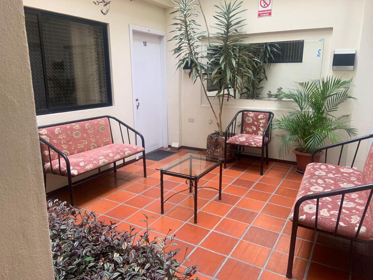 קואנקה Hotel Mariscal Inn & Suite מראה חיצוני תמונה
