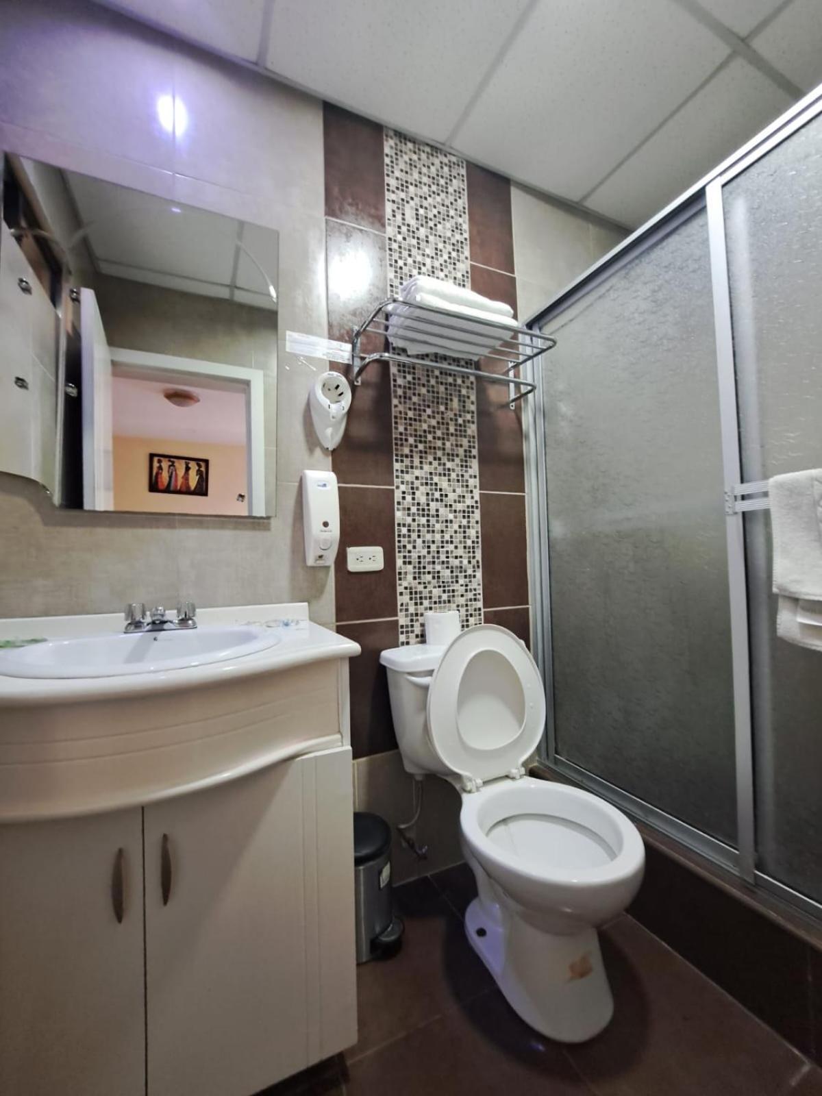 קואנקה Hotel Mariscal Inn & Suite מראה חיצוני תמונה